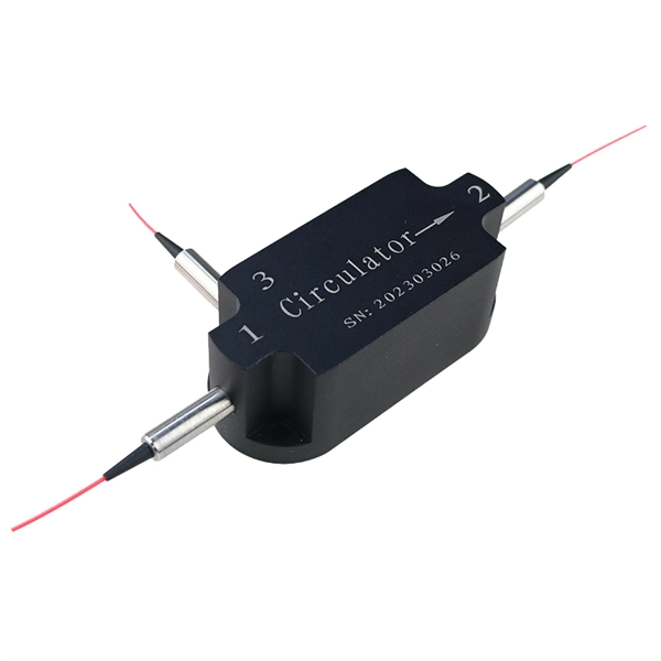 What kind of fiber optic patch cord is the user using 