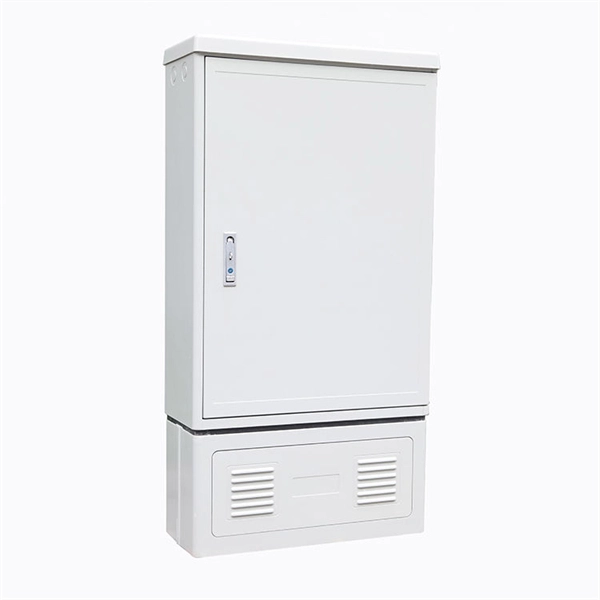 Electrical distribution box piping grounding
